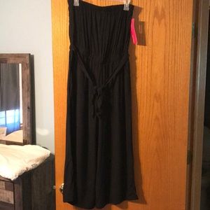 Fashion Nova Dresses - Black strapless Fashion Nova jumpsuit Fashion Nova Dresses - Black strapless Fashion Nova jumpsuit